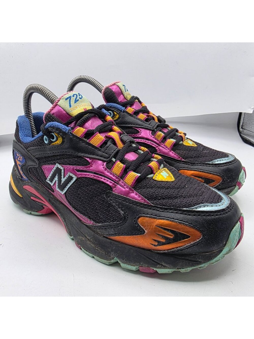 New Balance 725v1 Neon Nights Pack Womens Size 7 Black Pink Sneaker Shoes